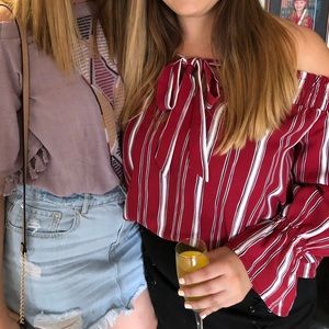 Long-Sleeve, Off the shoulder Top